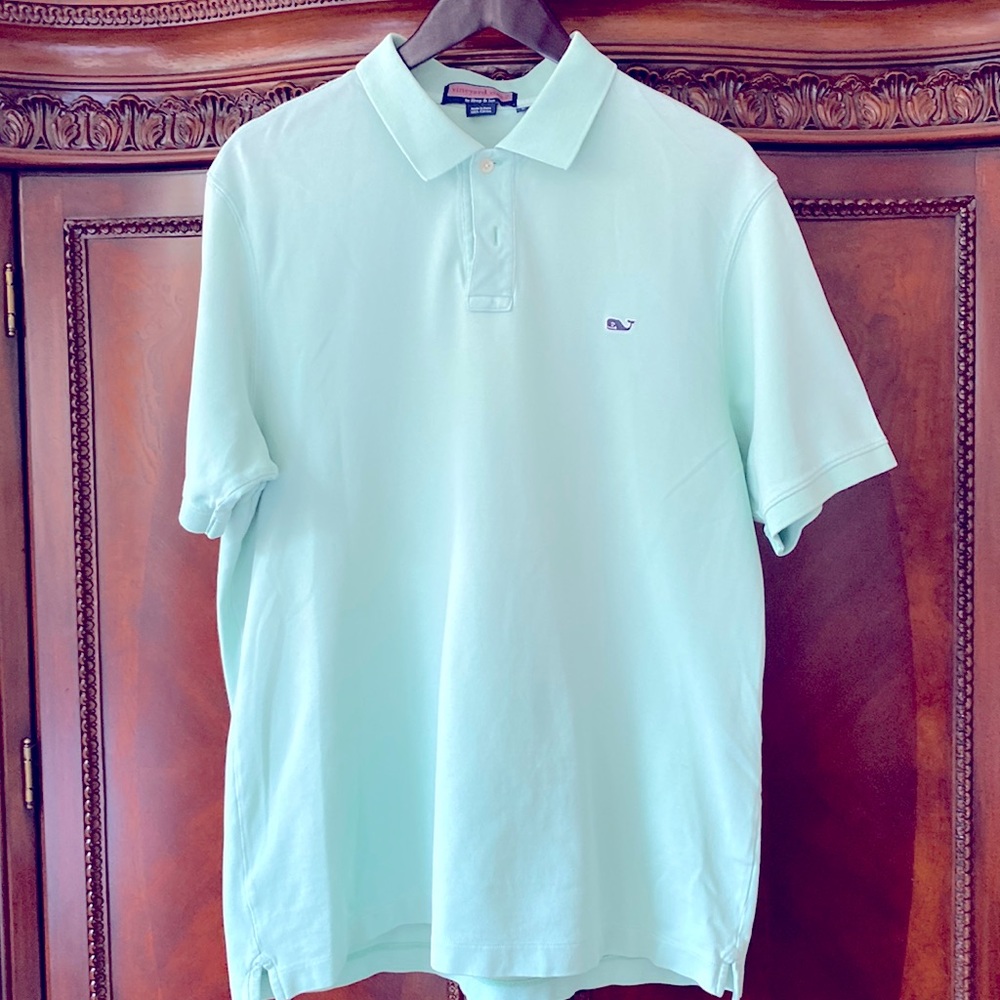 Vinyard Vines polo shirt. Short sleeve. Light green. Size Large.